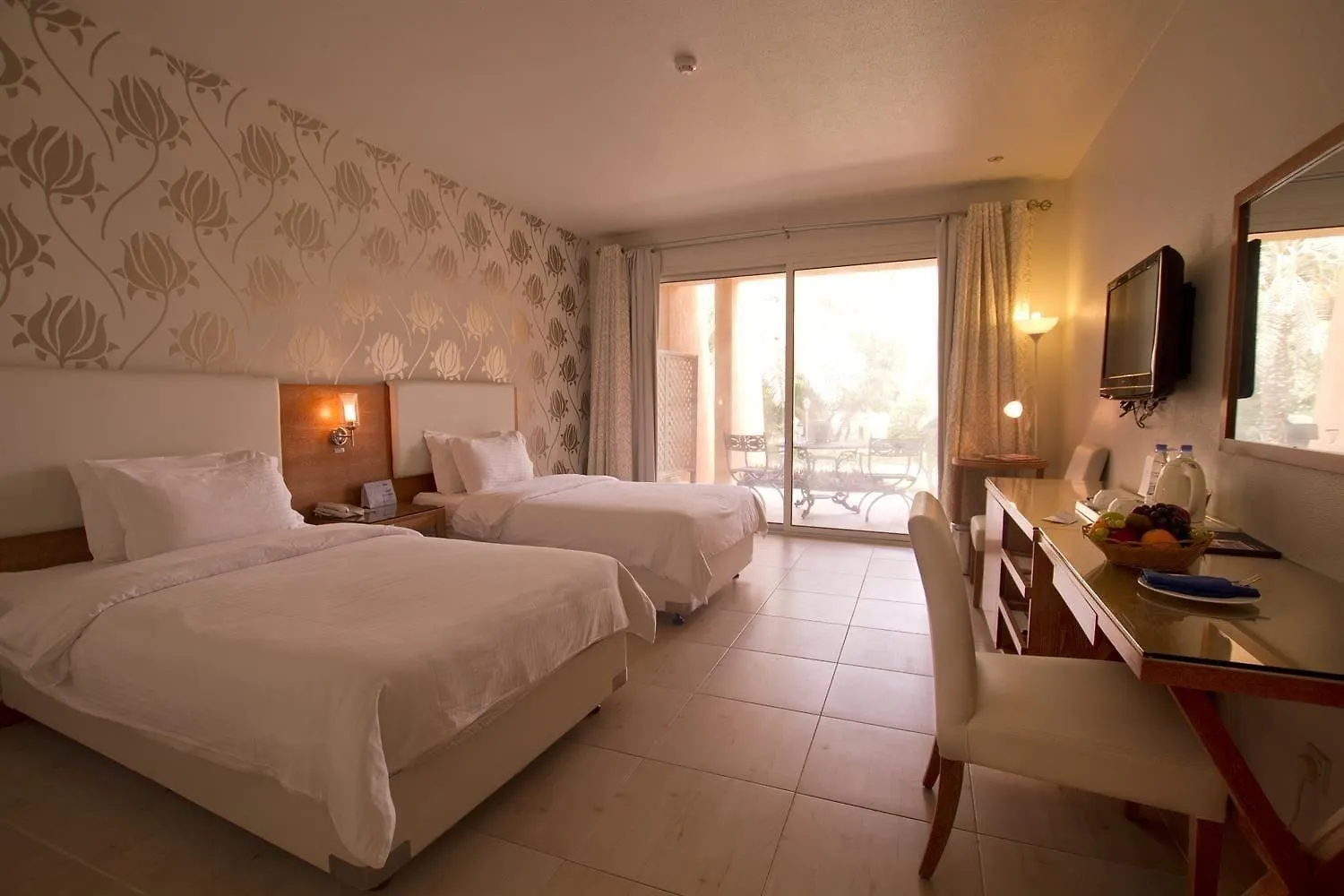 Golden Tulip Al Jazira Hotel & Resort Abu Dabi 4*,